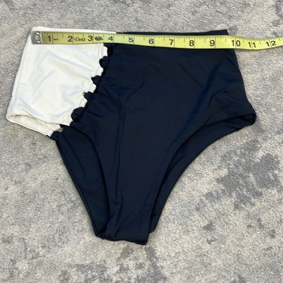 NWT L Space Black Cream Solstice Classic Bikini Bottom Sz XS - Picture 10 of 13
